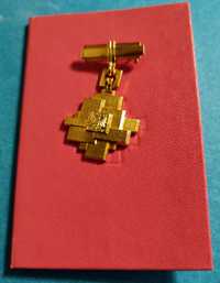 Złota odznaka zasłużony dla budownictwa i przemysłu + legitymacja