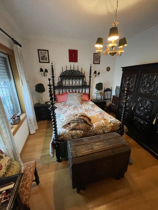 Cama de Casa de Pau Preto