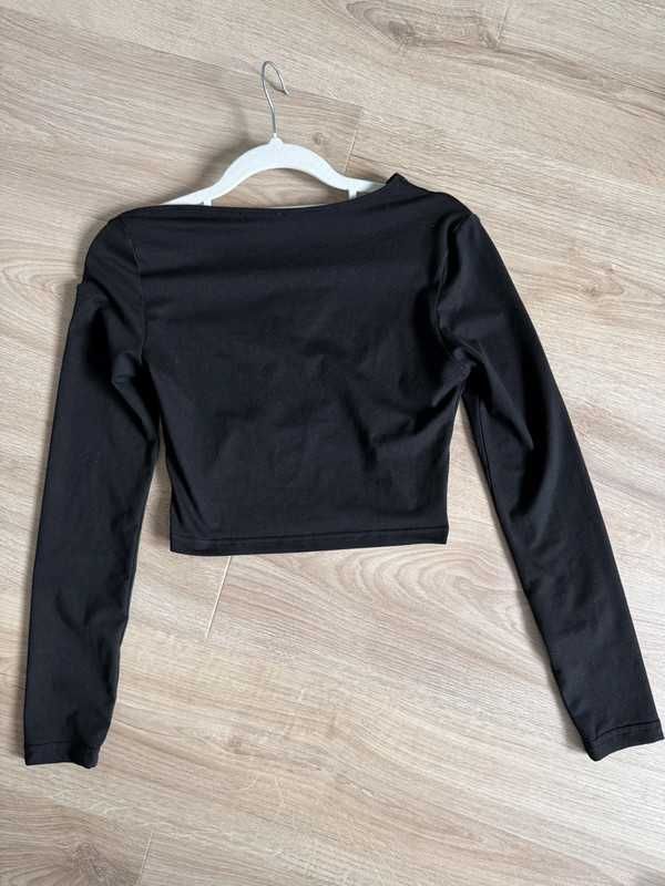Bluzka crop top z długim rękawem ozdobny wycięty dekolt s m
