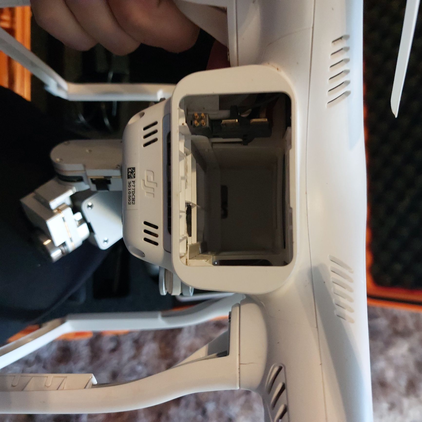 DRON DJI PHANTOM 3 Advenced+ walizka