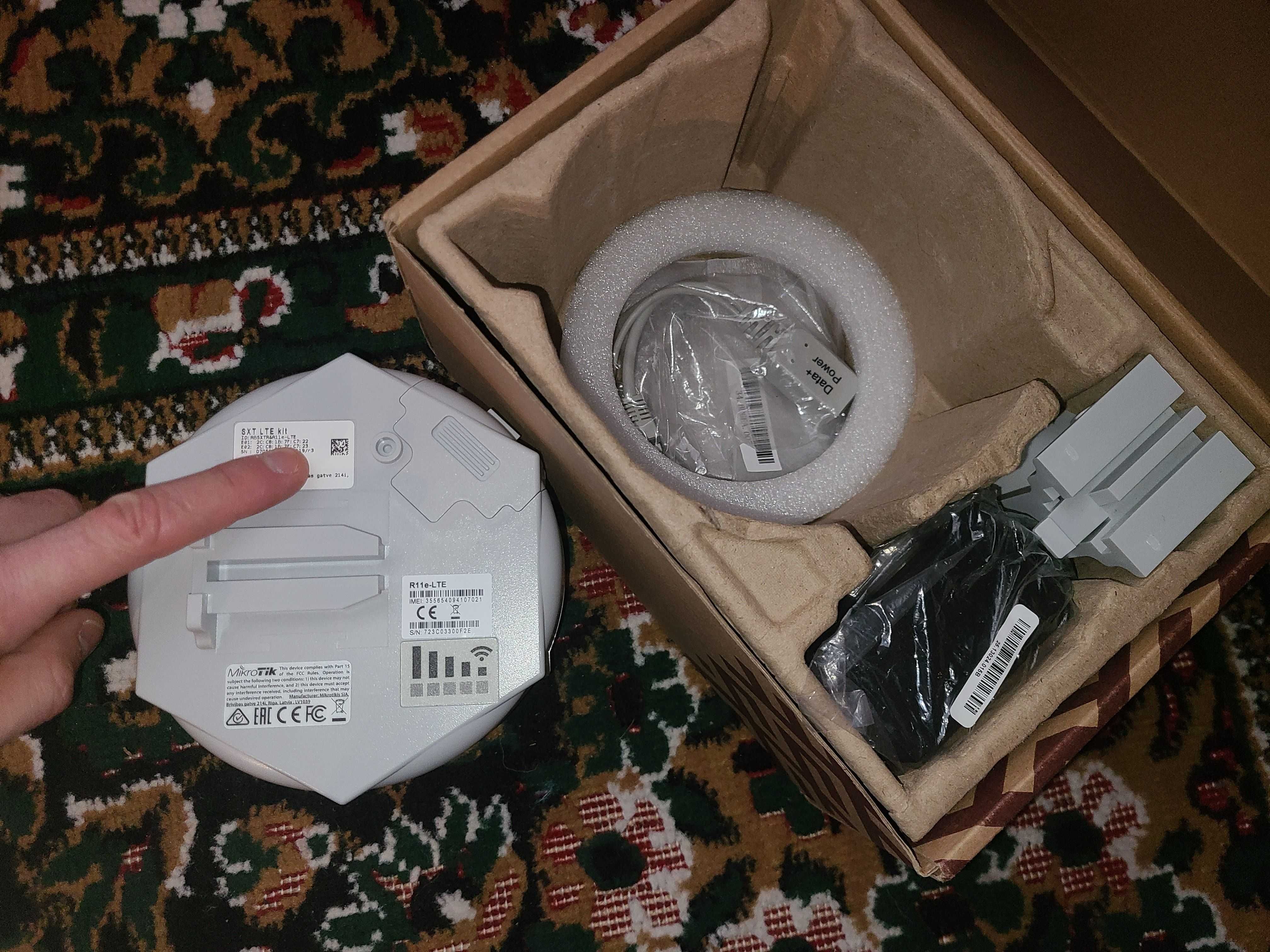 Точка доступу Mikrotik SXT LTE Kit (RBSXTR&R11e-LTE)