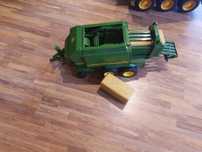 Prasa 690 JohnDeere