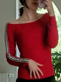 bluzka czerwona z osłoniętymi ramionami