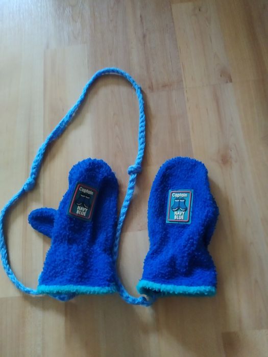 Chłopięce rękawiczki, niebieskie na sznurku