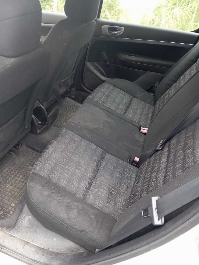 Peugeot 307 srebrny