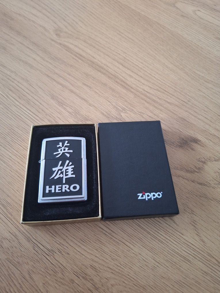 Zapalniczka ZIPPO HERO