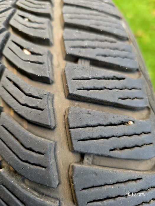 Opony zimowe DEBICA 225/45 R17 91H 4 szt – stan bardzo dobry