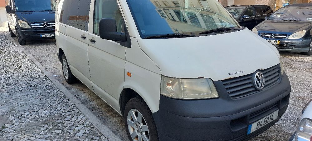 Faço serviço de transporte particular, motorista. Tenho 43 anos carta