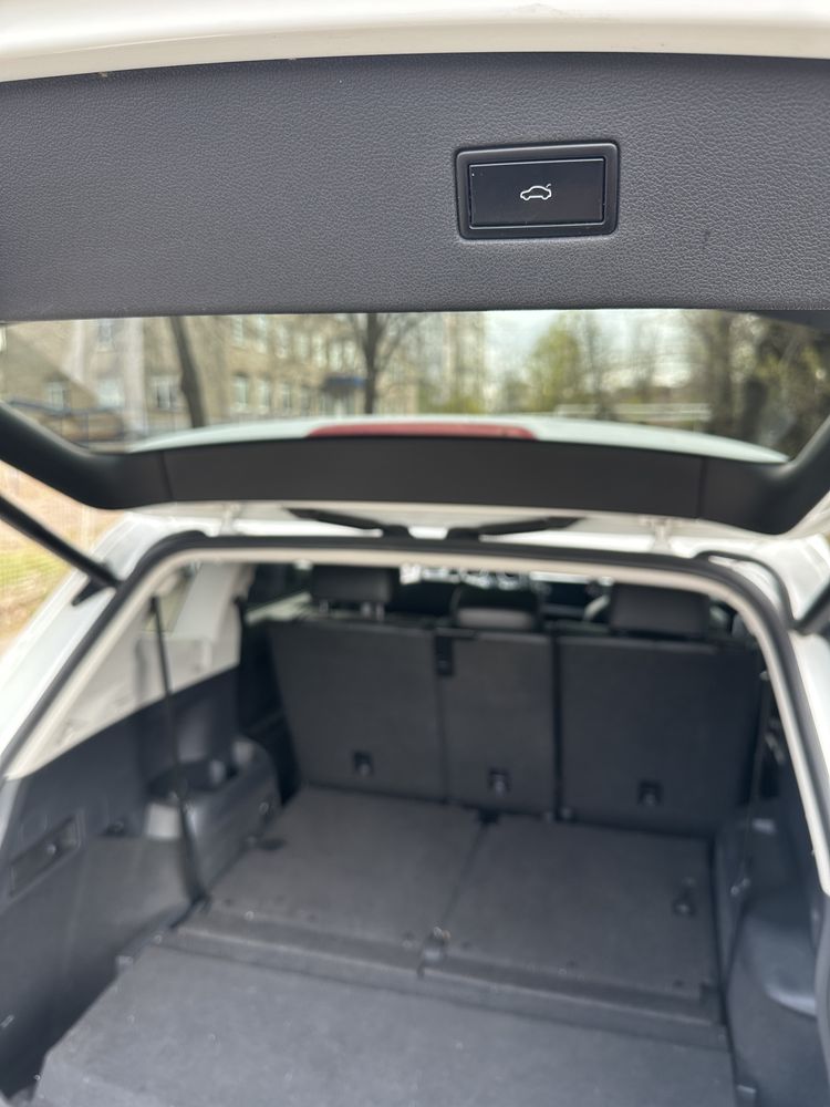 Volkswagen Tiguan SEL 2018 White 2.0L
