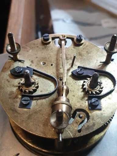 Ciekawy budzik wahadlowy Japy Freres Mignonnette, 1900