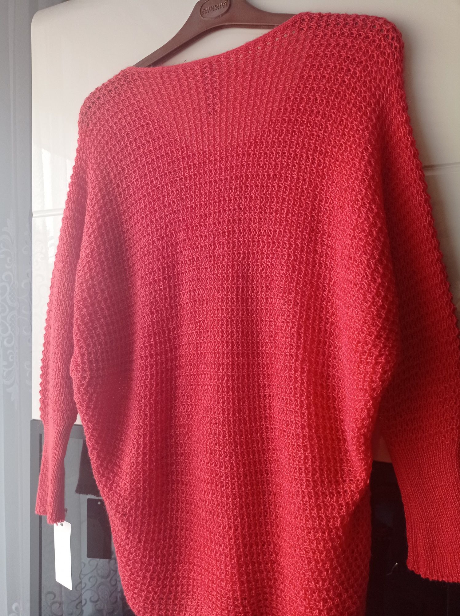 Sweterek damski włoski nowy biust 120