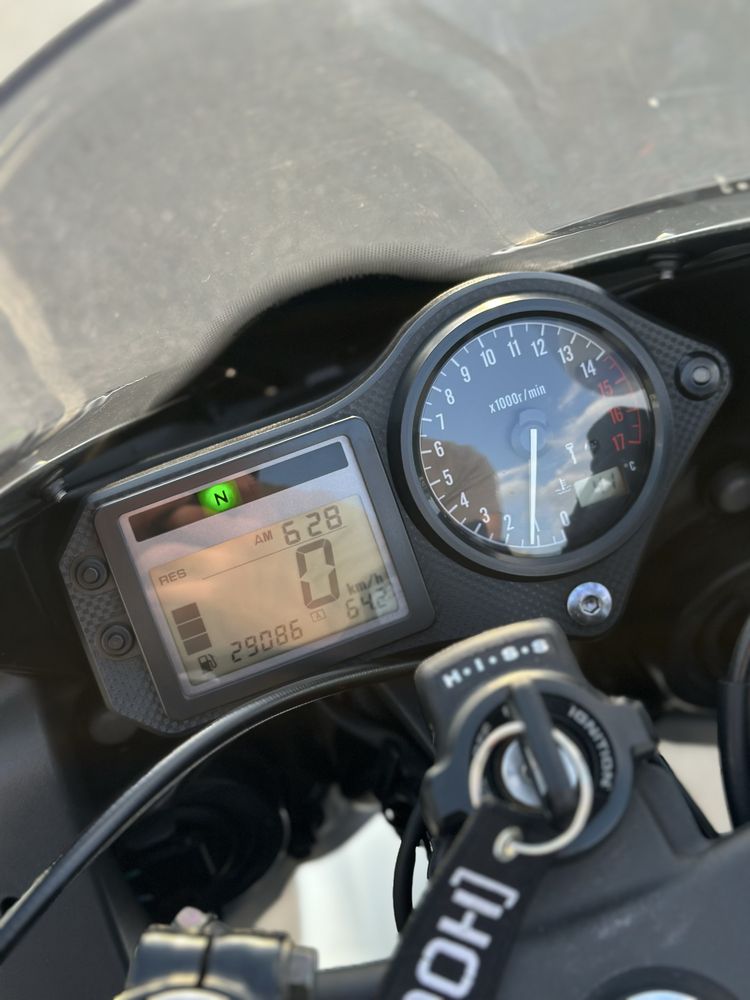 Мотоцикл Спортбайк Honda CBR 600F4i 2003