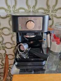 Máquina de café delonghi