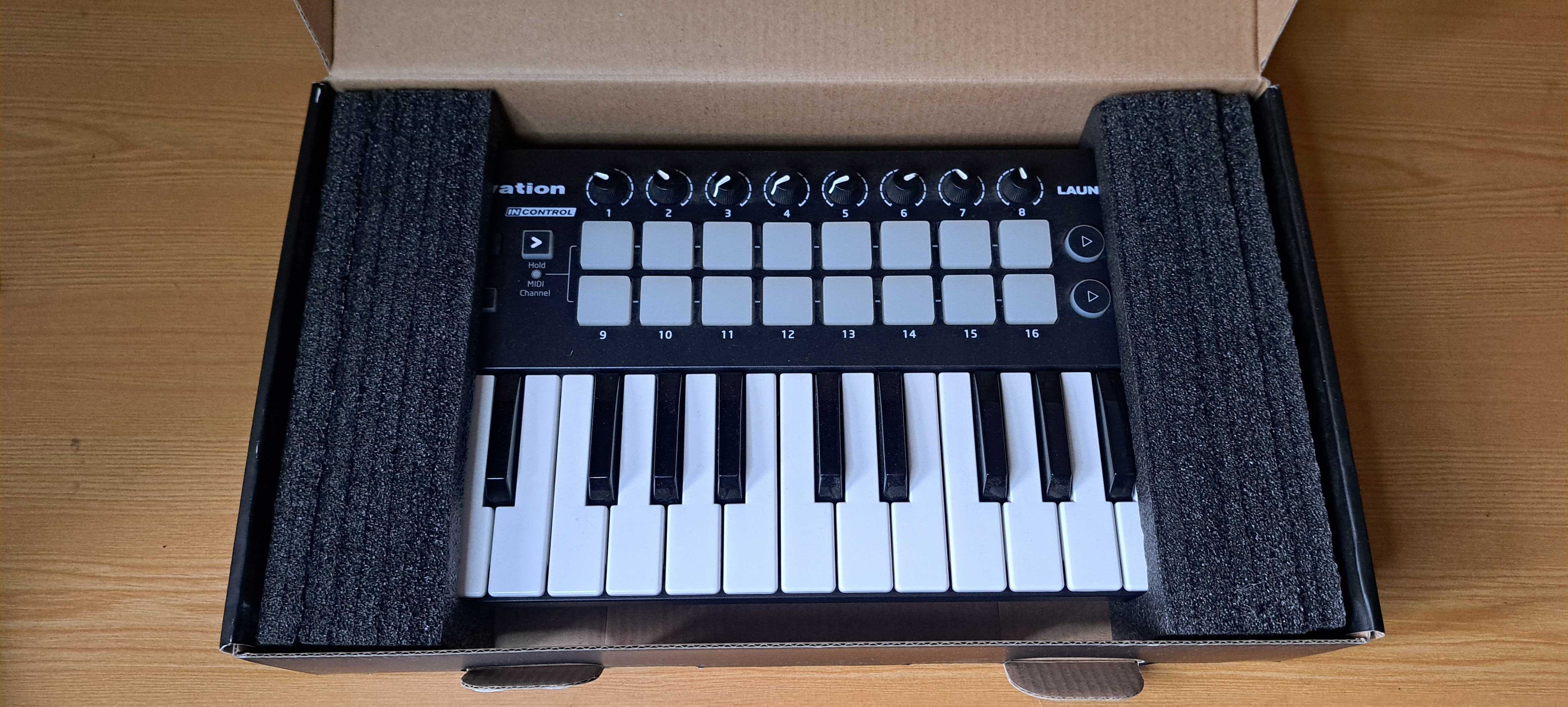 Midi клавіатура novation launchkey mk2 mini