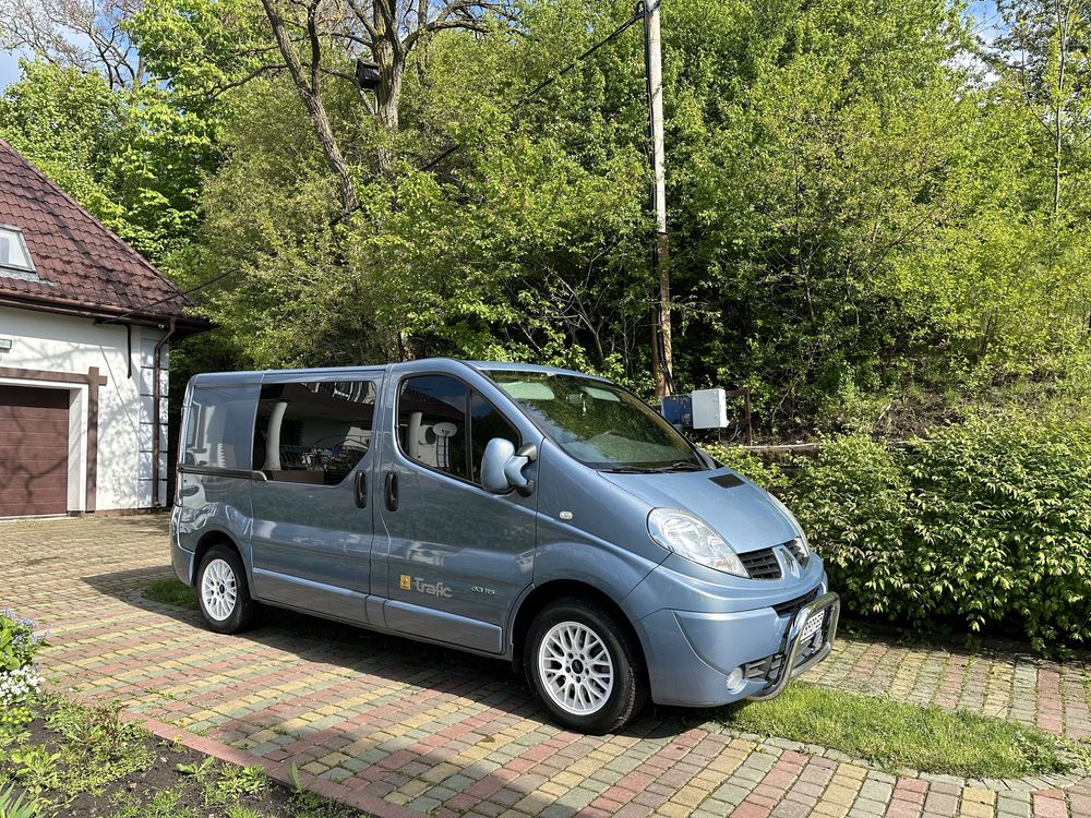 Рено трафік 2.0 груз автомат Renault Trafic