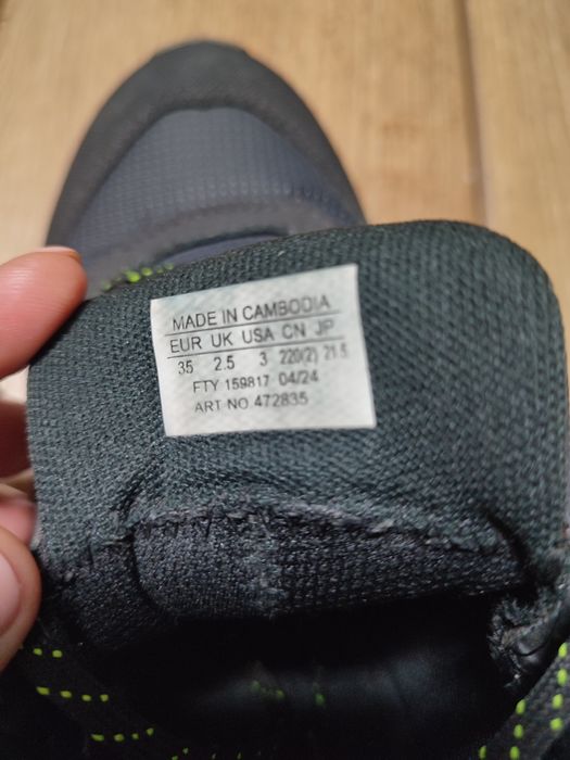 Продам дитячі зимові ботінки .