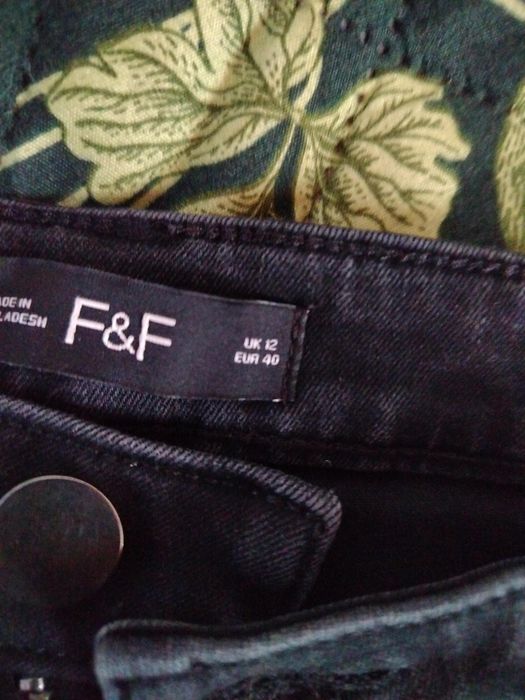 Dzinsy czarne F&F r 40