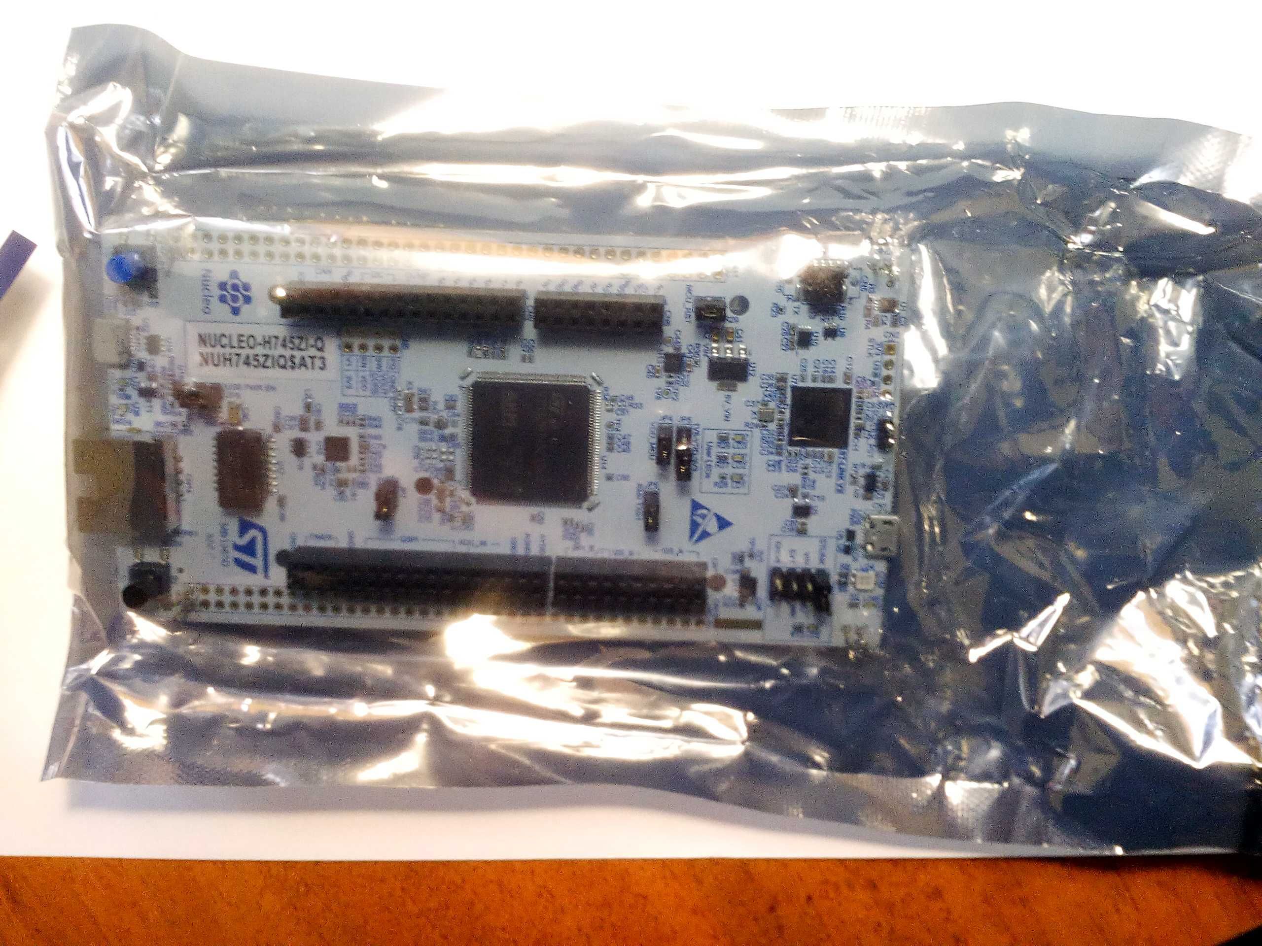 Плата мікроконтролерна STM32H745 NUCLEO  НОВА або Програмні коди