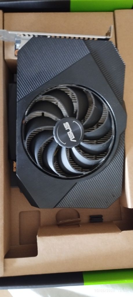 GTX 1650 mais 2x 8gb DDR4 Corsair