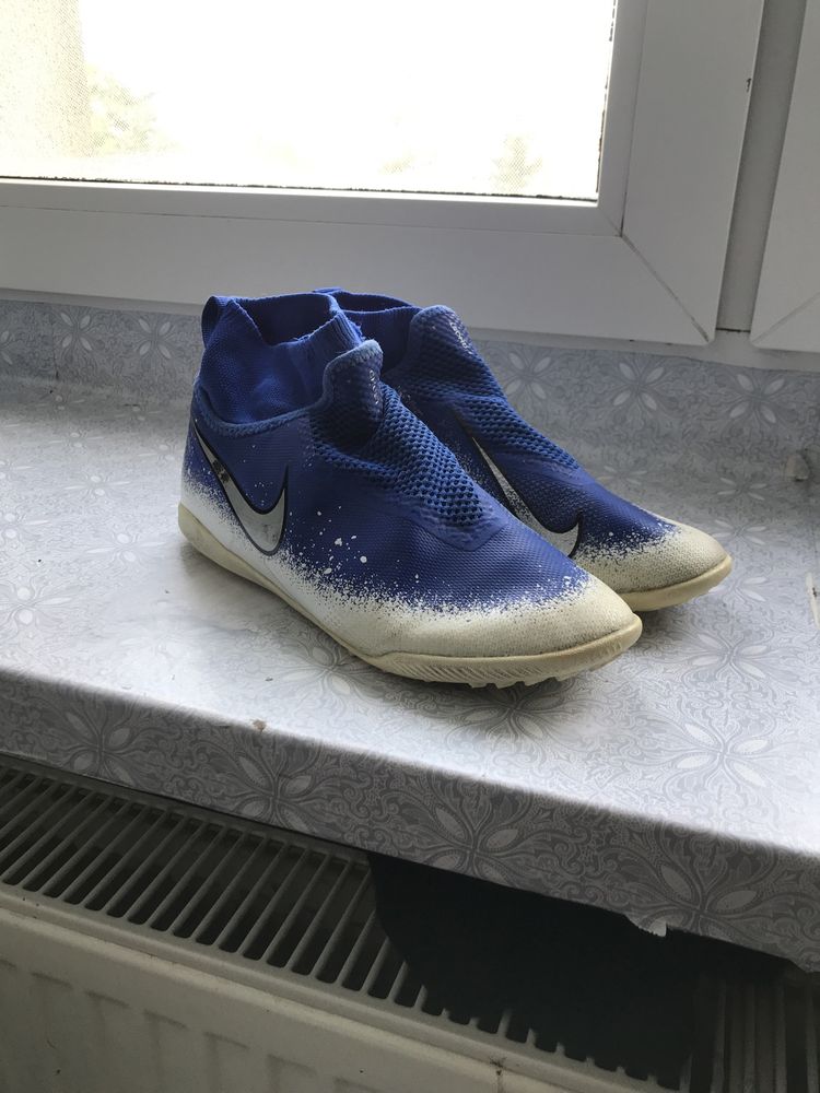 buty piłkarskie halówki nike phantom niebieskie żwirówki sportowe