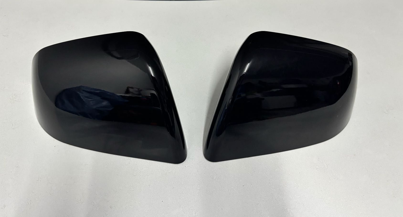 ** Oportunidade ** Capa Espelho Tesla Model Y | Preto Brilhante