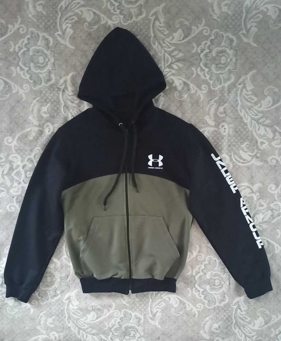 кофта спортивна на хлопчика р. 146