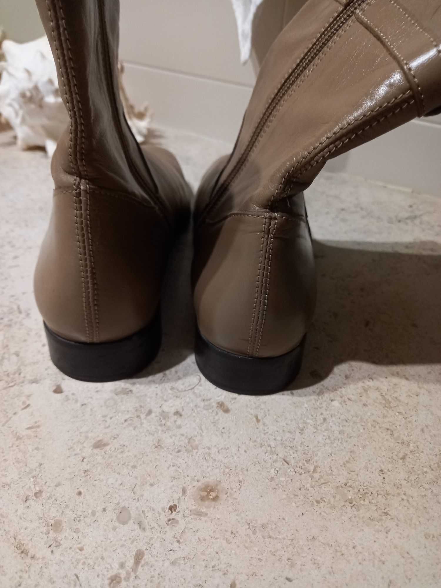 Botins todos em pele