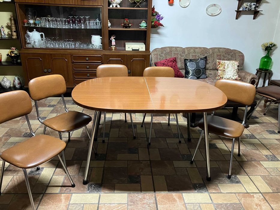 Mesa de Jantar Extensível + 5 Cadeiras