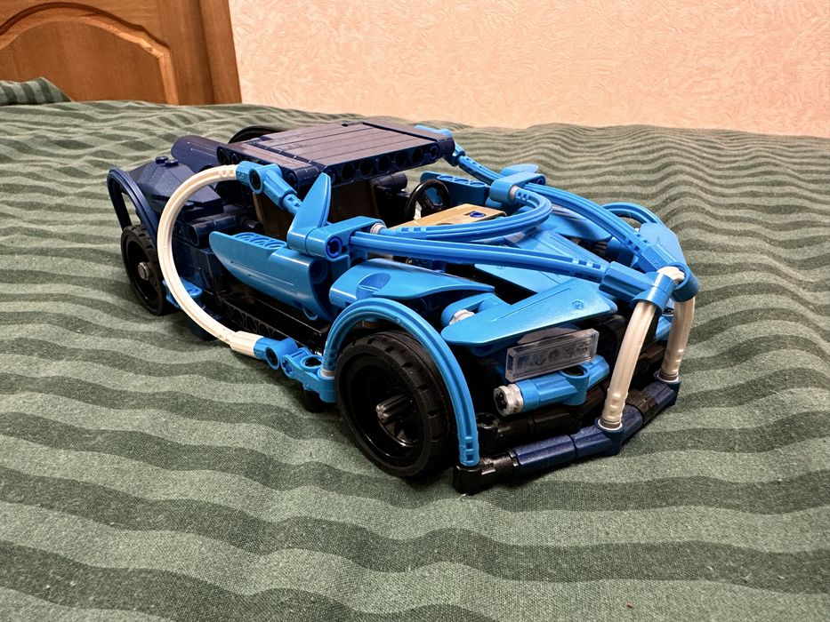 Конструктор CaDa C52015W Technic "Bugatti Chiron" 6в1