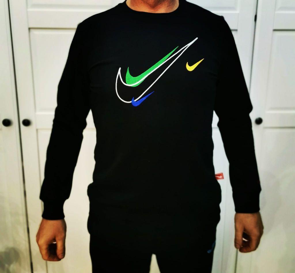 Bluza męskia Nike, dostępne rozmiary M, L, XL, XLL.