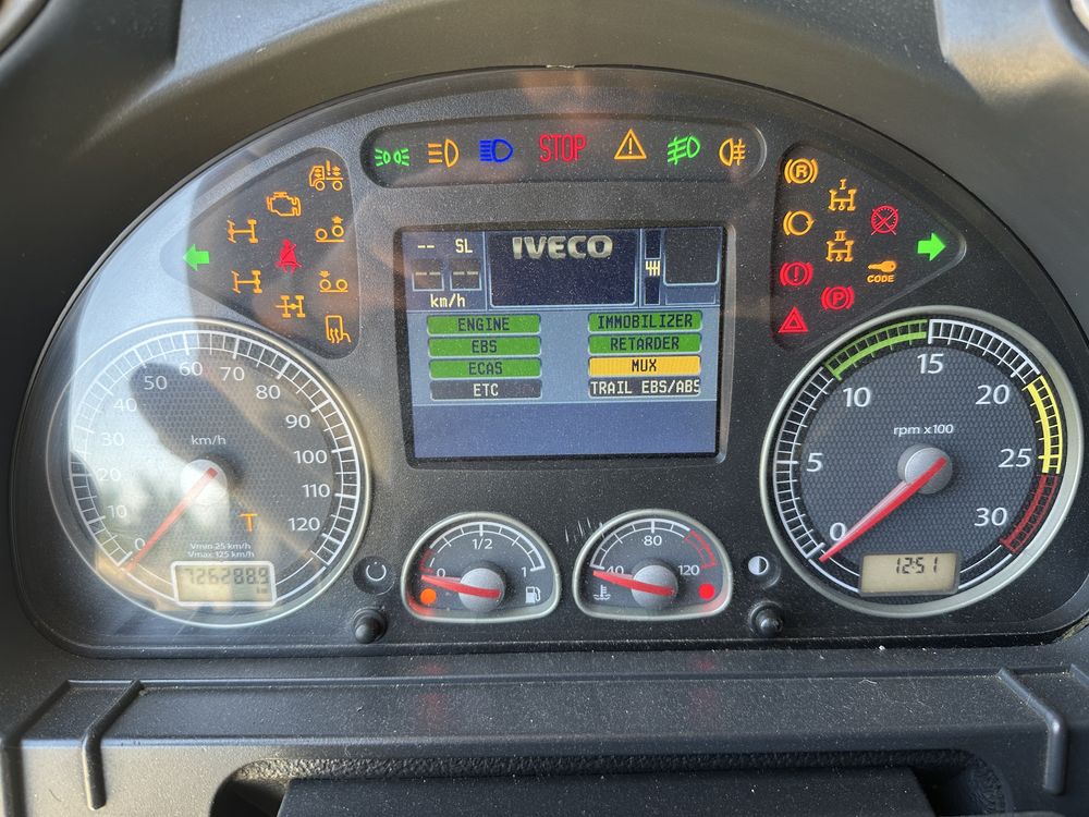 Camião Iveco Stralis + Porta-máquinas de 3 eixos