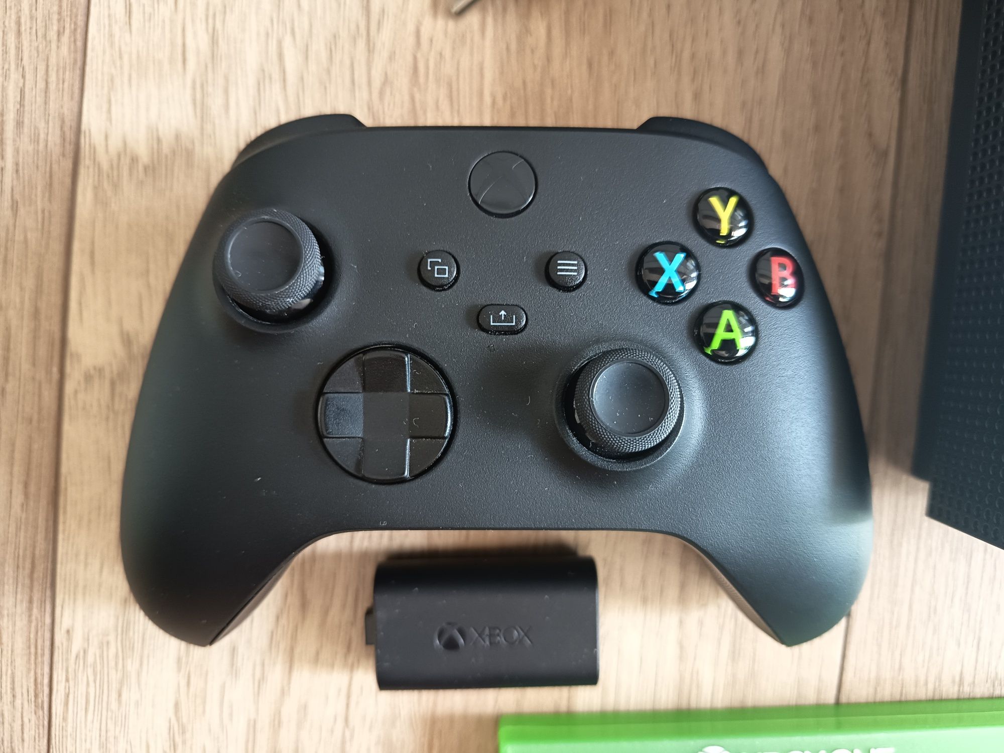 Xbox One X 1TB z Kinectem grami i padem