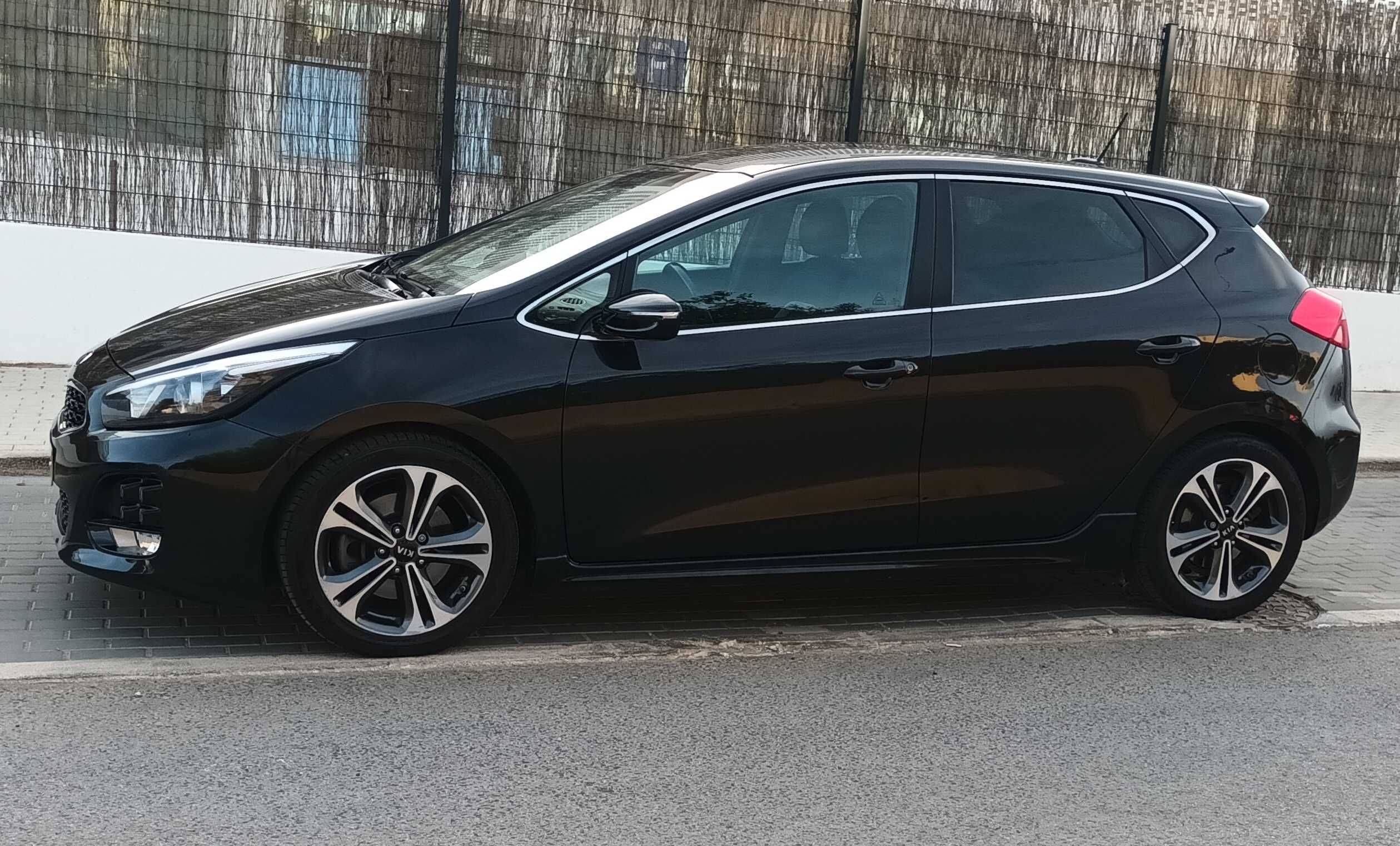 Kia Ceed GT LIne 1.0 T GDI, gasolina, 2016, excelente estado.89.300 Km