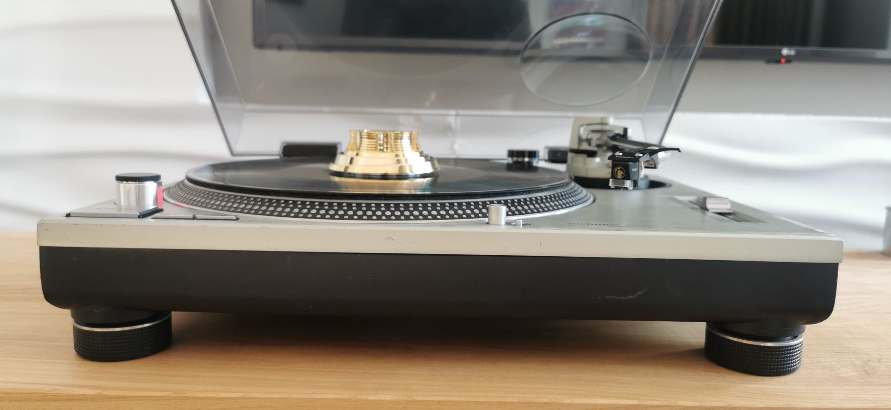 Gramofon Technics SL-1200MK2 klasyk.