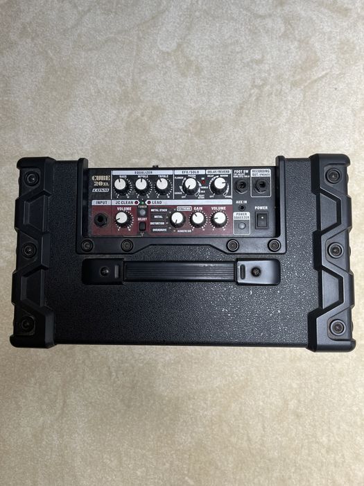 Amplificador Roland Cube 20XL