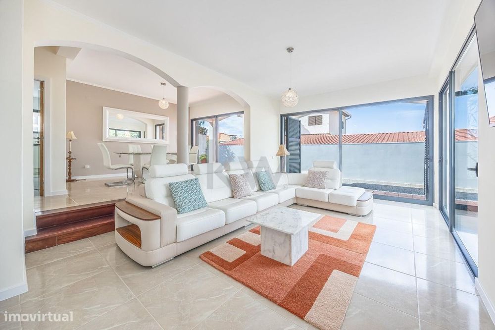 Moradia T4 em São Gonçalo com Vista para a Baía do Funchal | Ilha da M