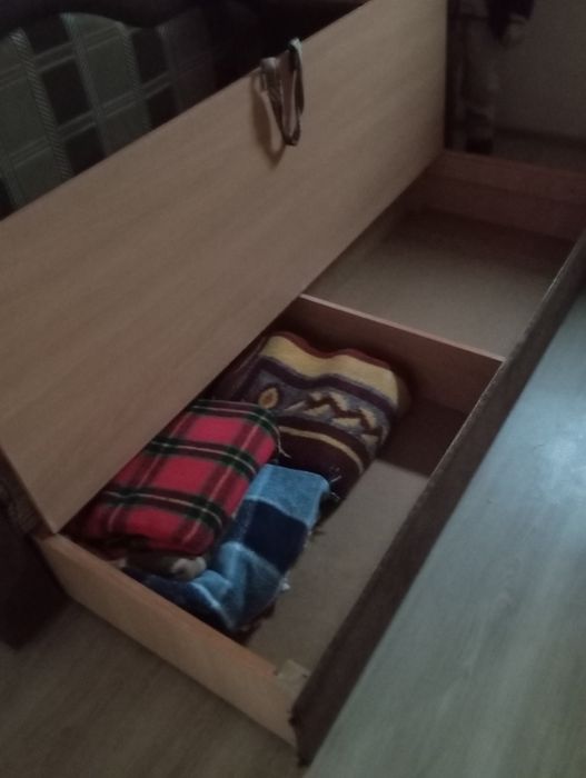 Диван двуспальный !