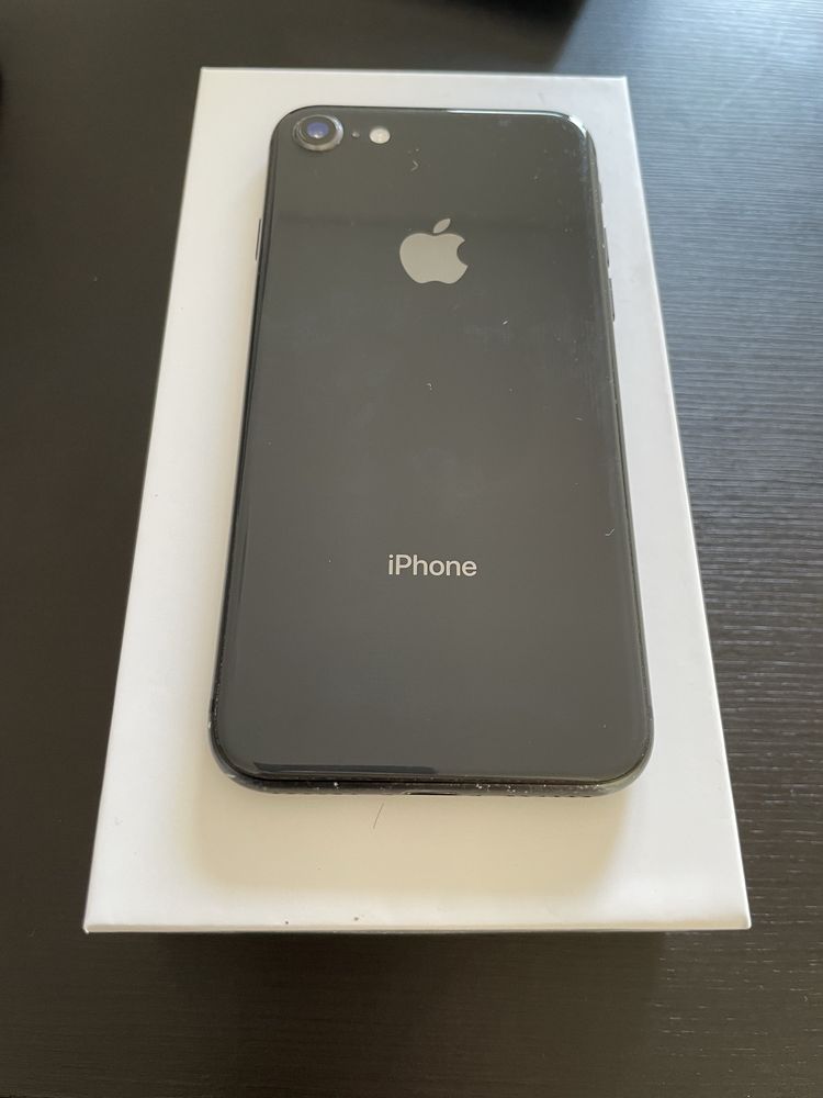 Iphone 8 telemovel