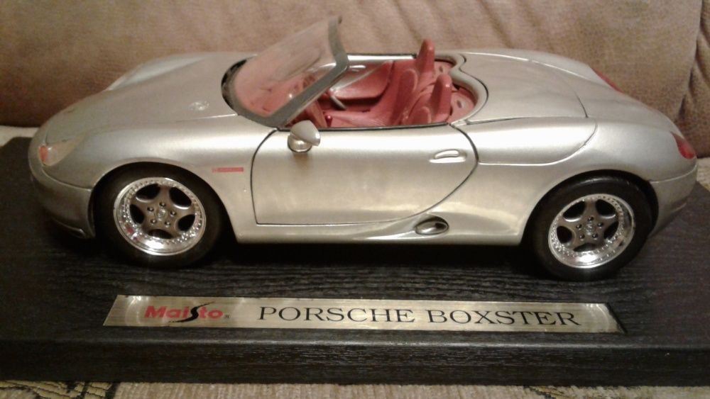 Модель автомобиля Porsche Boxster 1:18 (Maisto)