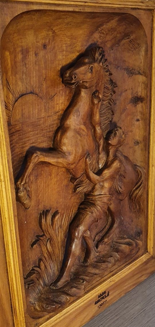 Starą płasko rzeźba z drewna