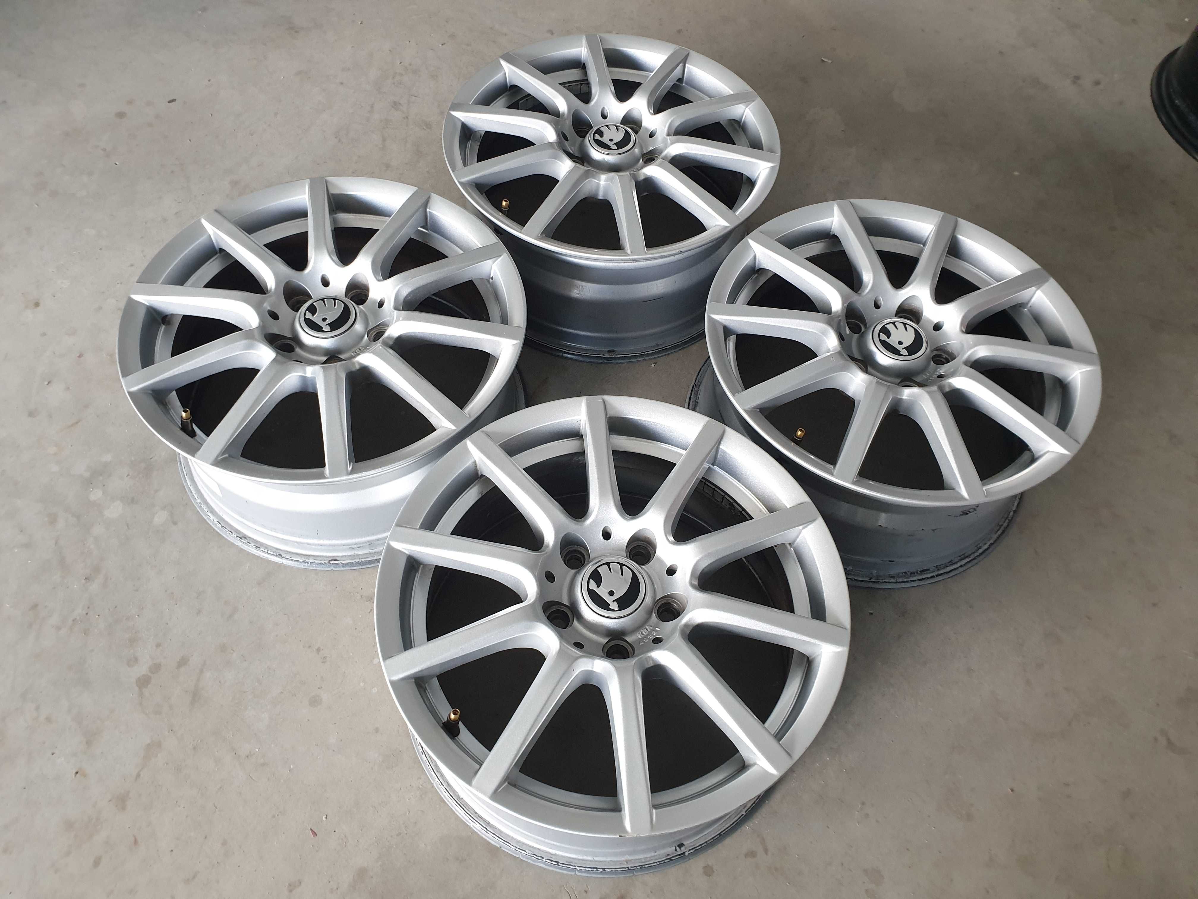 Skoda Octavia 2 Lift 3 4 SuperB VRS III Karoq Scout Alufelgi 16" 5x112