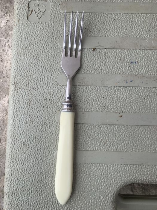 Вилки и ножи с костяной ручкой