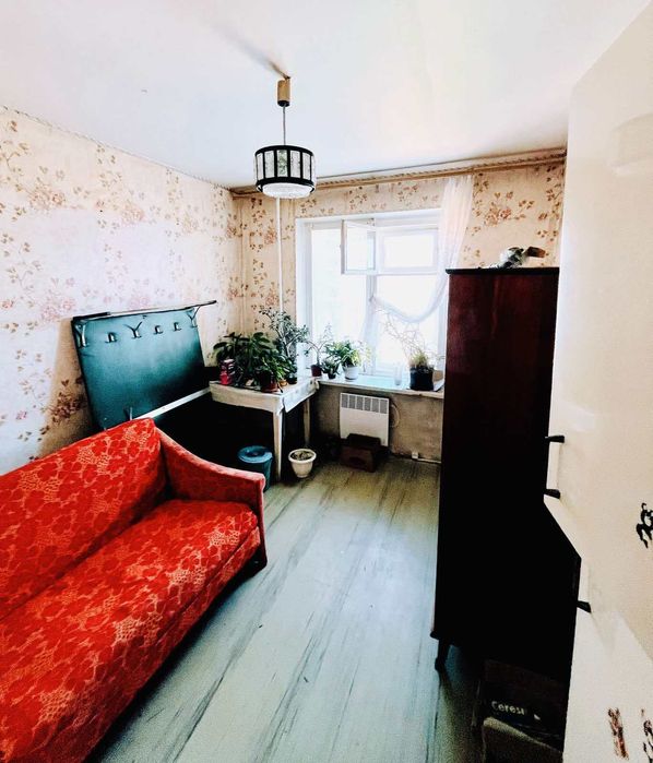 Продам 3-и кімнатну квартиру мікрорайон Шкільний.