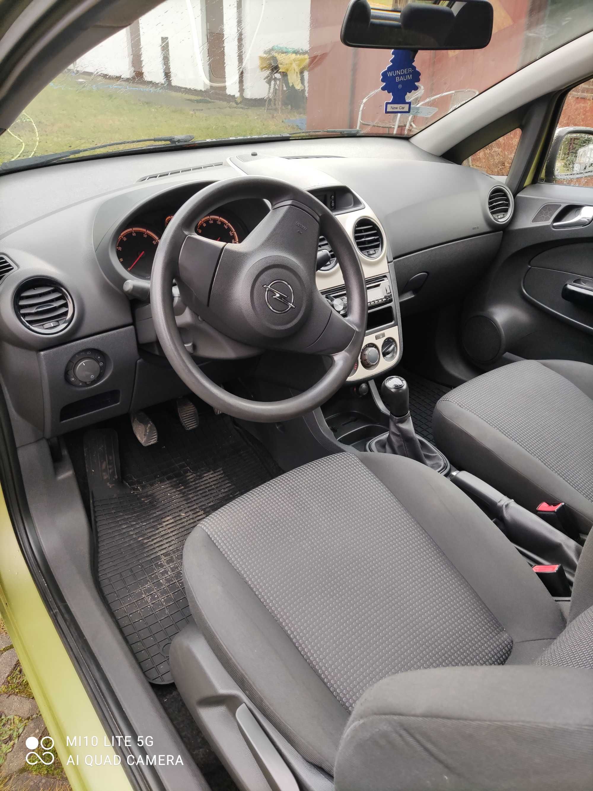 Opel corsa D 1,0 benzyna