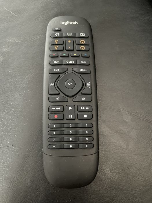 Logitech Harmony Companion / HUB + pilot