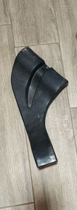 Уплотнитель на заднее стекло ВАЗ 2115 Кожух воздуховода..