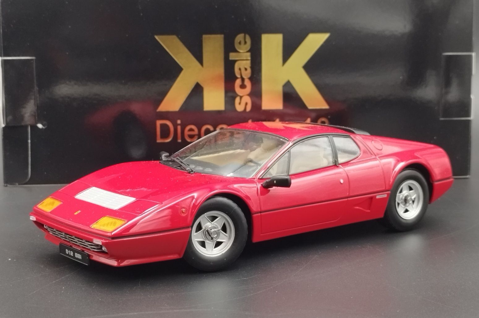 1:18  K&K  Scale 1981 Ferrari 512BBi Model Nowy