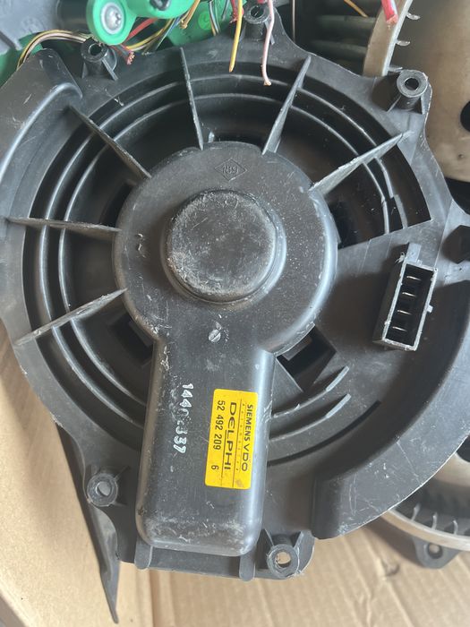 Резистор  вентилятор пічки 52492365 еспейс 4 espace 4