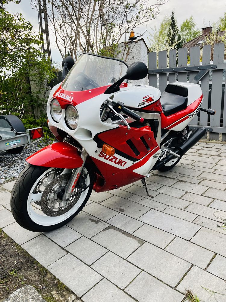 Suzuki GSXR 750 gsx 750r ORYGINAL, bezwypadkowy