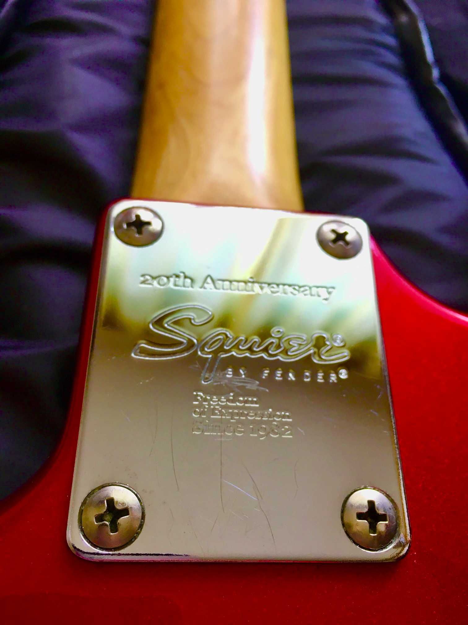Fender Squire Stratocaster Vermelha